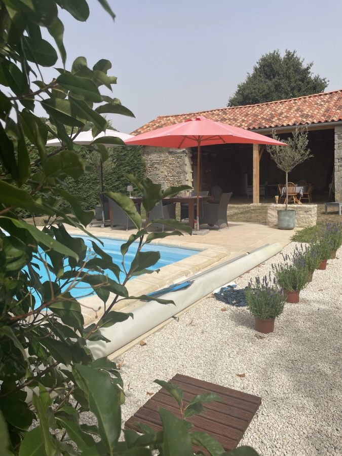 Le rêve de Breuillac_Surin_Piscine et terrasse