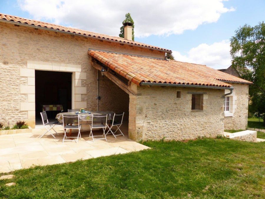 Terrasse et jardin clos