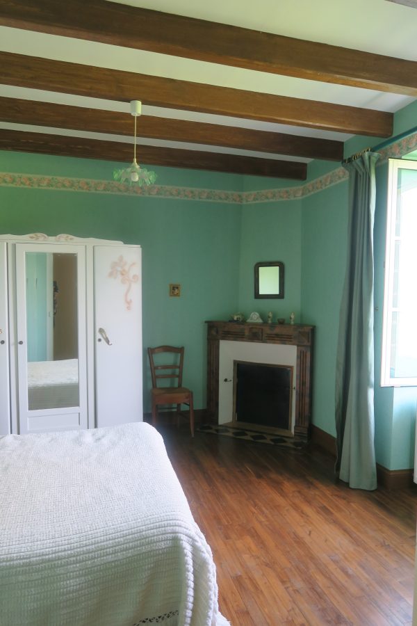 Les Petites Chaumes – Champagné le Sec-5 Chambre 1