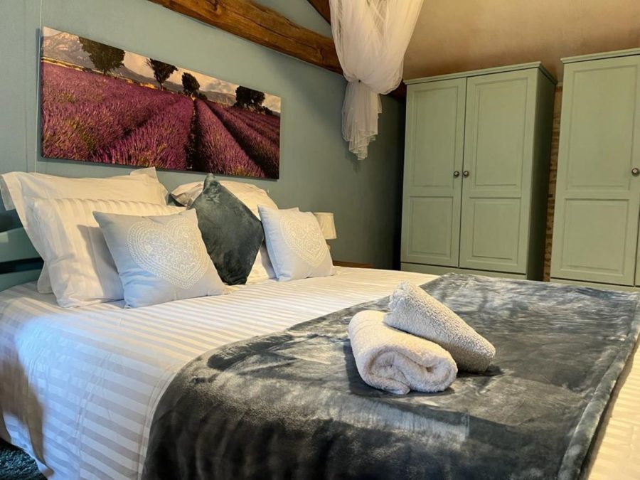 La Maison de Don et Marina_Savigné_blue room