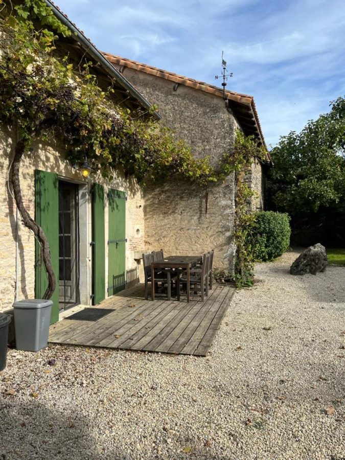 La Maison de Don et Marina_Savigné_house and terrace