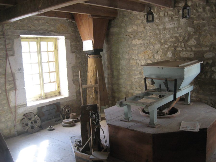 moulin de la roussille Asnois