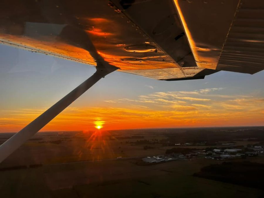 photo aérienne couche soleil