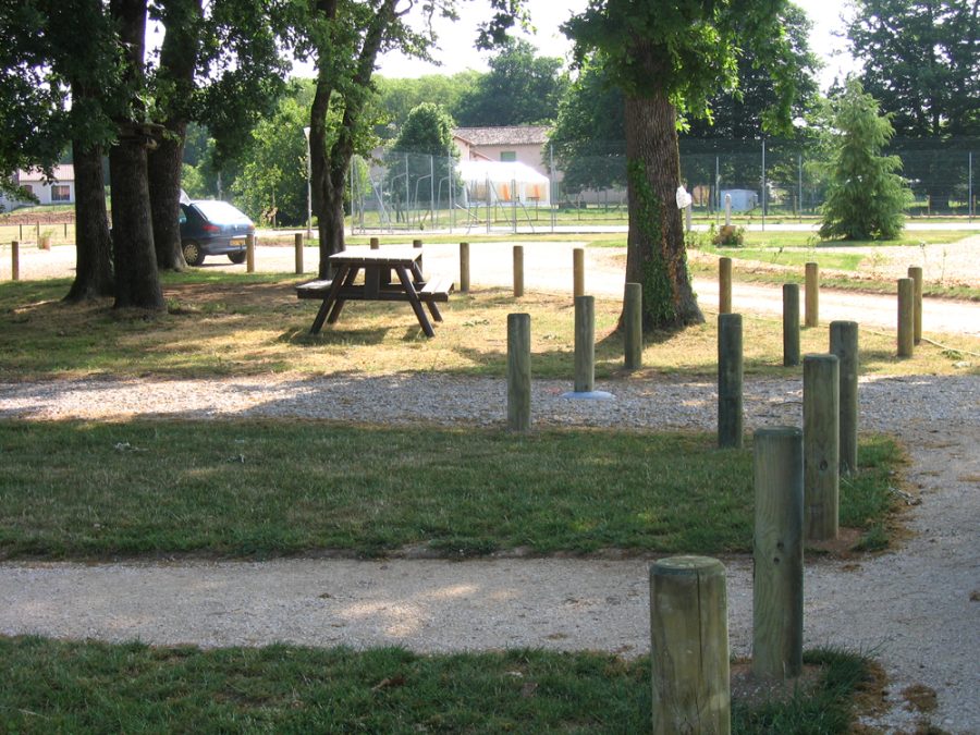 Aire de stationnement camping-car avec aire de services_4