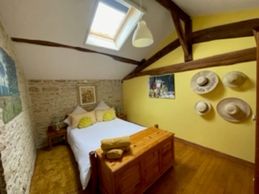 La Maison de Don et Marina_Savigné_yellow room